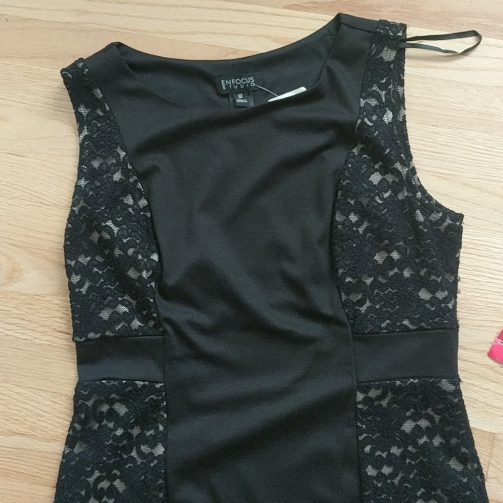 Lace detail dress NWT - Picture 2 of 6